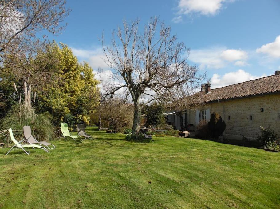 Charmante Longere Girondine Villa Saint-Ciers-sur-Gironde Exterior photo