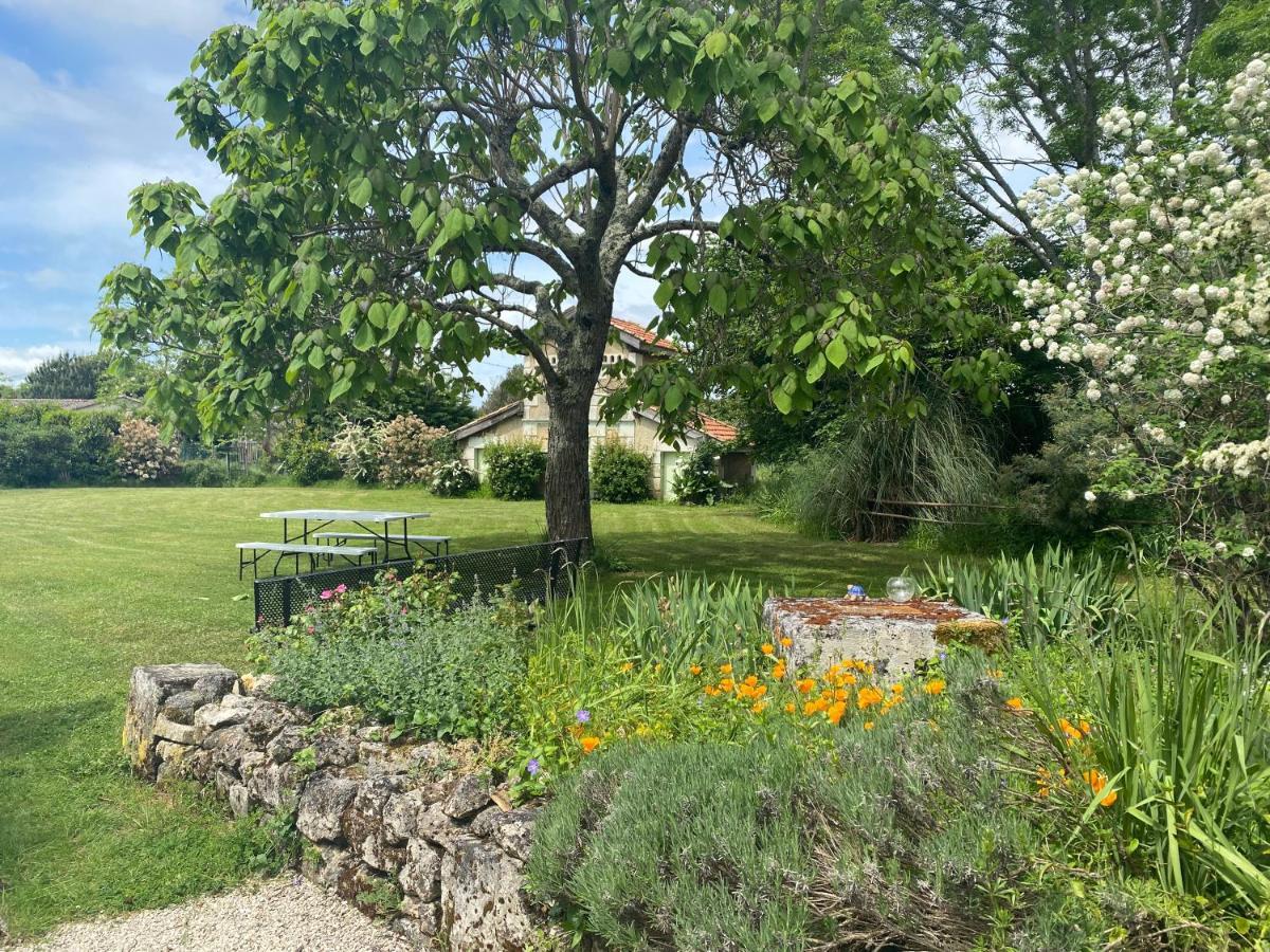 Charmante Longere Girondine Villa Saint-Ciers-sur-Gironde Exterior photo